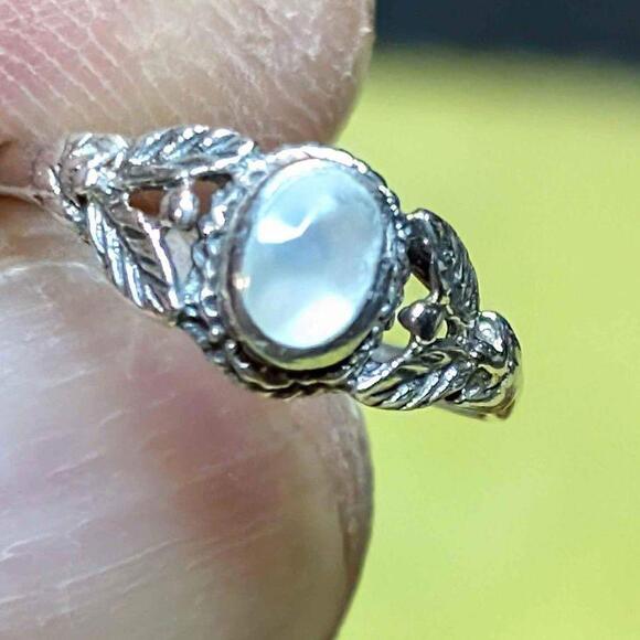 Lot of 925 Silver & Mother of Pearl Pendant Necklace 18" & pearl ring size 5.25 - Picture 4 of 9